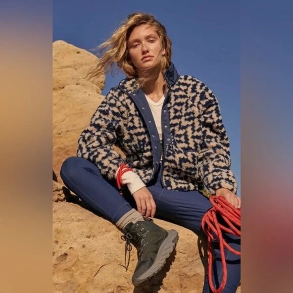 Free People Jackets & Blazers - ✨HP✨Free People Movement Hit The Slopes Printed Fleece Jacket NWT